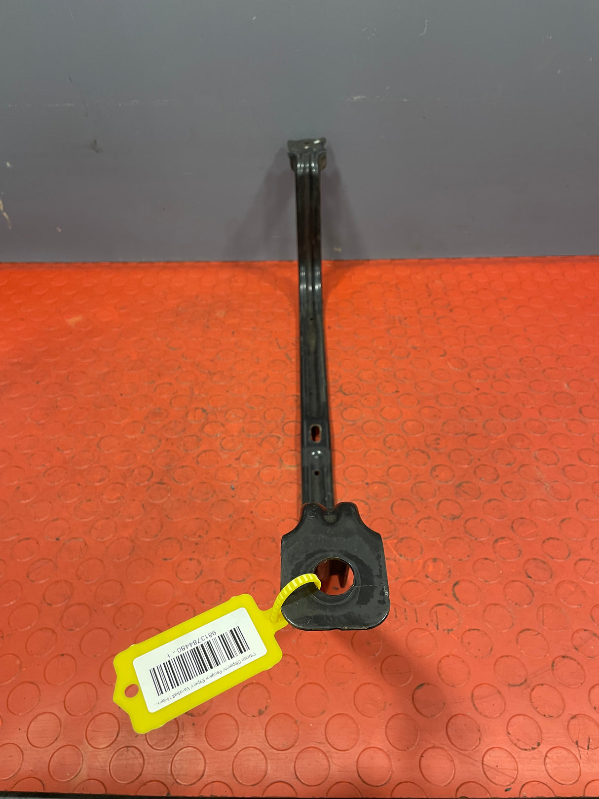 Citroen Dispatch/ Peugeot Expert/ Vauxhall Vivaro/ Toyota Proace FUEL TANK STRAP 2016-2024 P/N 9813784480 - 1