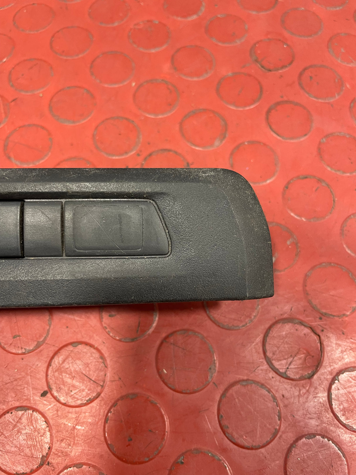 Citroen Berlingo/Peugeot Partner INTERIOR SWITCHES 2019-2024 P/N 9811141877 - 1 / 9808825177