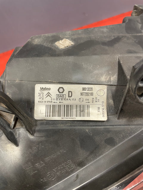 Peugeot Partner HEADLIGHT RIGHT DRIVERS SIDE  2012-2015 P/N 9677202180