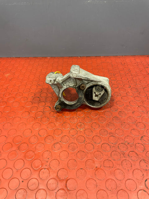 Citroen Berlingo/Peugeot Partner DRIVESHAFT MOUNT  2015-2018 P/N 81090780