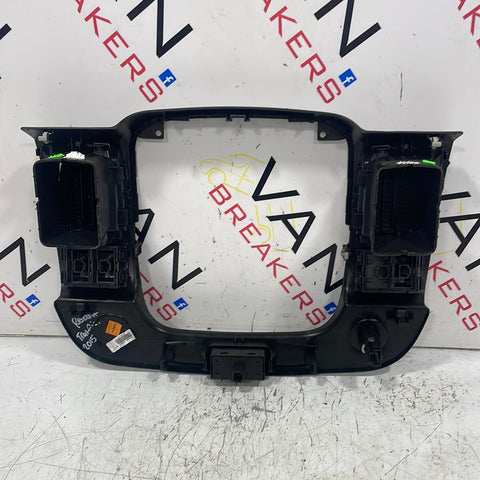 Renault Trafic/Vauxhall Vivaro CENTRAL RADIO TRIM WITH AIR VENTS, CENTRAL LOCKING SWITCH AND HAZARD LIGHT SWITCH 2015-2019 P/N 93452450