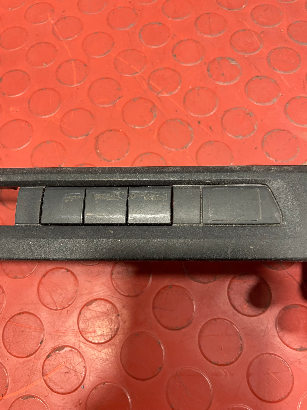 Citroen Berlingo/Peugeot Partner REAR CENTRAL LOCKING SWITCH AND PANEL 2019-2024 P/N 9811141877 / 9808825177