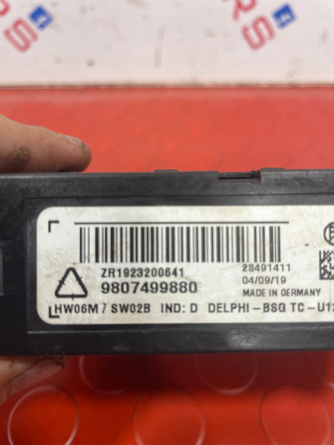 Peugeot Partner/Expert FUSE PORT 2019-2024  P/N 9807499880