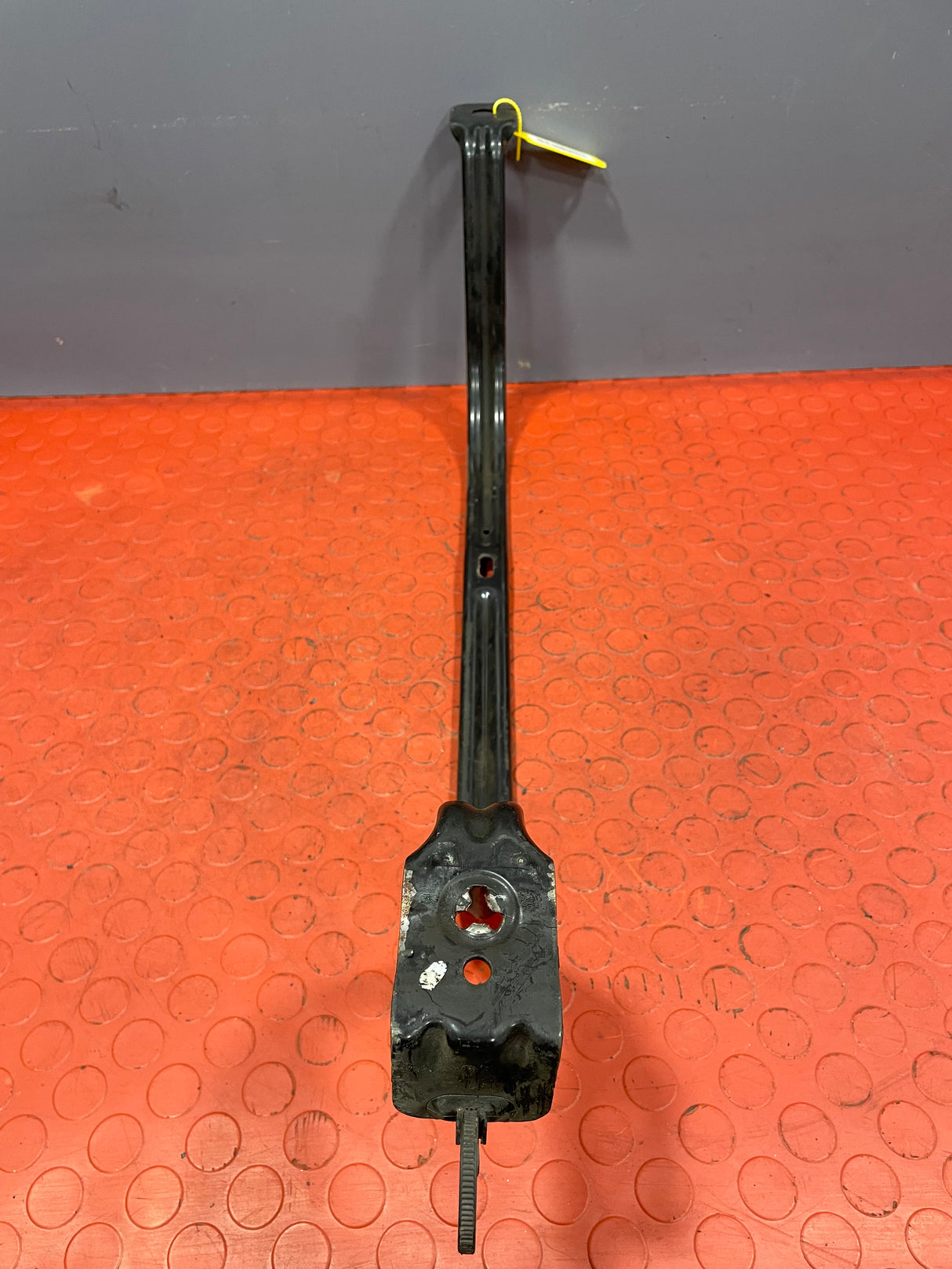 Citroen Dispatch/ Peugeot Expert/ Vauxhall Vivaro/ Toyota Proace FUEL TANK STRAP 2016-2024 P/N 9813784480 - 1