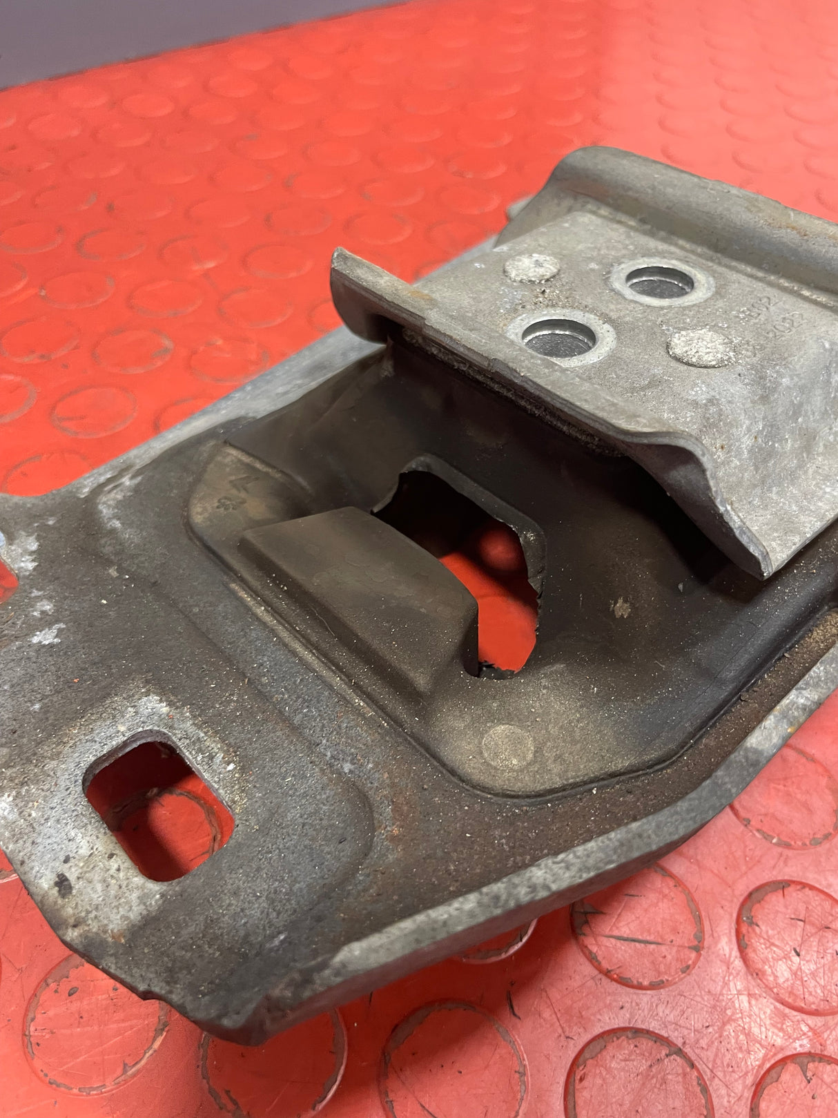 Citroen Berlingo/Peugeot Partner/Vauxhall Combo/Toyota Proace City GEARBOX MOUNTING 2019-2024 P/N 9673768480