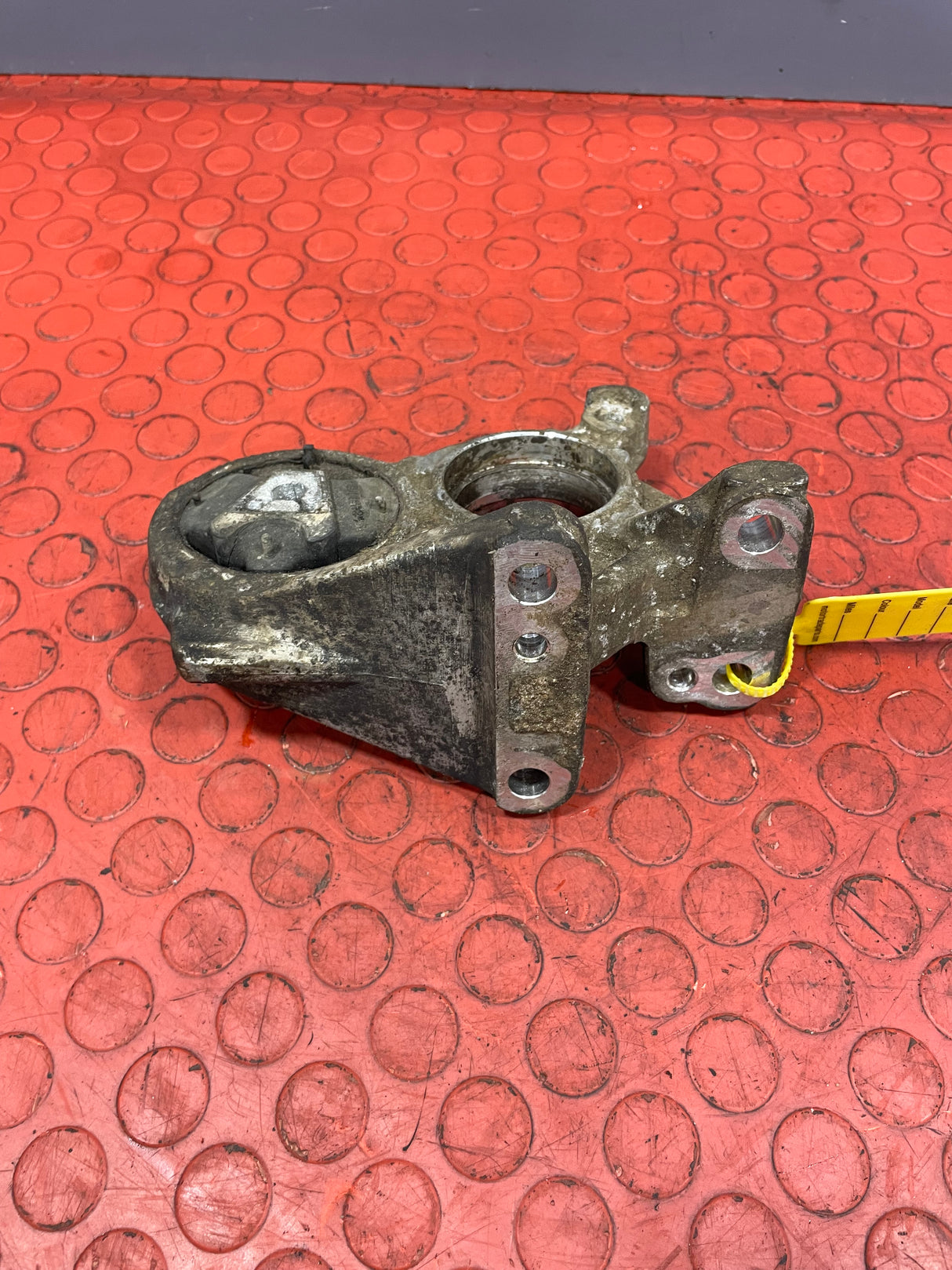 Citroen Berlingo/Peugeot Partner DRIVESHAFT MOUNT 1.6 2015-2018 P/N 81090780 - 1