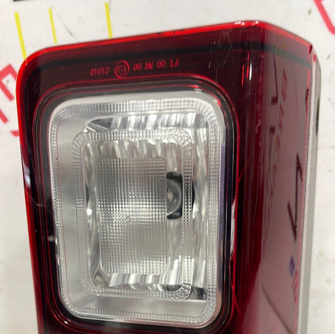 Renault Trafic DRIVER SIDE REAR REVERSE/FOG LIGHT (CRACKED LENS) 2019 P/N 265549399R