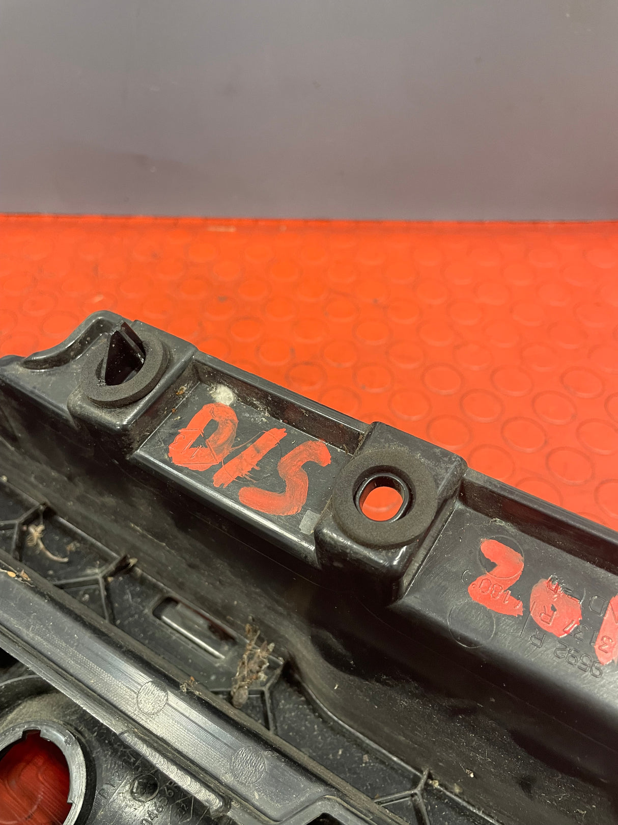 Renault Trafic/Vauxhall Vivaro REAR TAILLIGHT LENSE (Scraped Lens W/O Bulb Mounting/Holder) Drivers Side 2014-2019 P/N 93450968 - 1