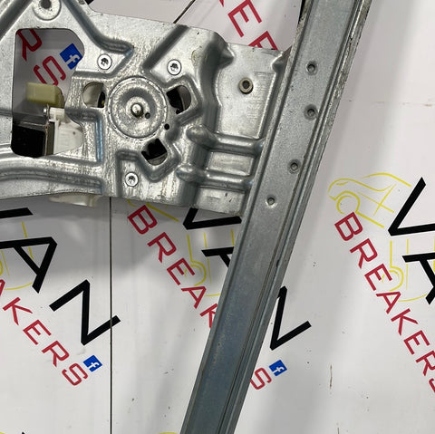 Volkswagen Crafter PASSENGER SIDE WINDOW REGULATOR 2017 P/N A9067200046