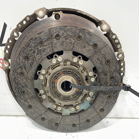 Volkswagen Crafter FWD CLUTCH PLATE WITH PRESSURE PLATE 2.0 2021  P/N 04L141015P