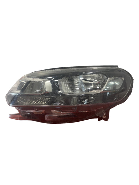 Citroen Dispatch/ Peugeot Expert/ Toyota Proace/ Vauxhall Vivaro (19) PASSENGER SIDE HEADLIGHT  2017-2024 (Damaged see pics)  P/N 9808567980-D2