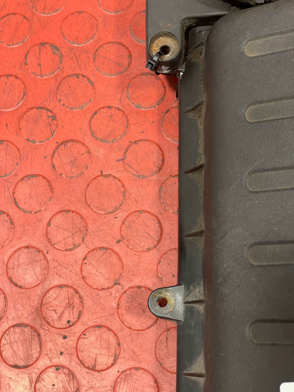 Renault Trafic/Vauxhall Vivaro AIR BOX LID 2.0 DCi 2010-2014  P/N H8200542143