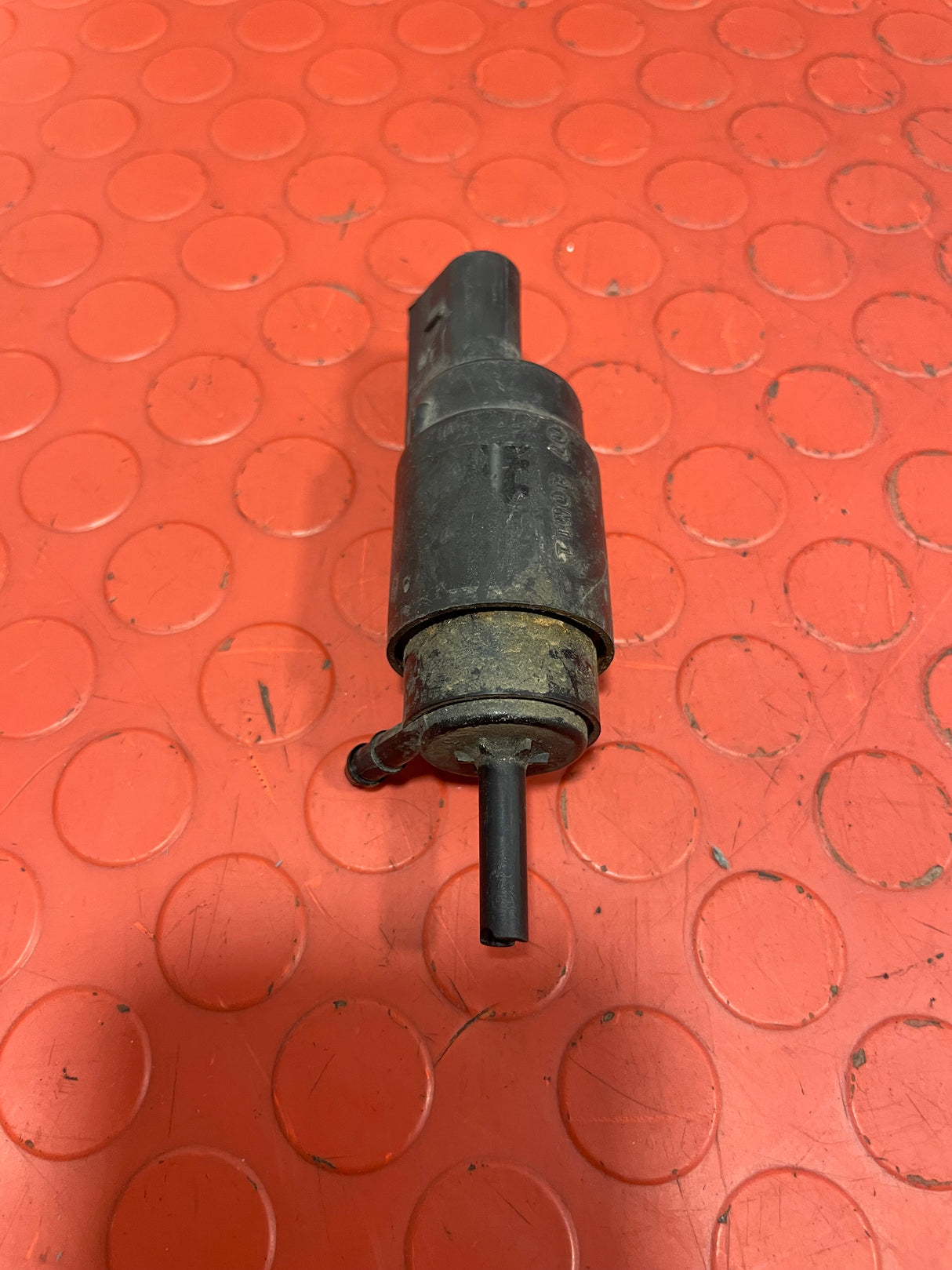 Volkswagen Crafter/Mercedes Sprinter WINDSCREEN WASHER BOTTLE PUMP 2006-2015 P/N A0008605826
