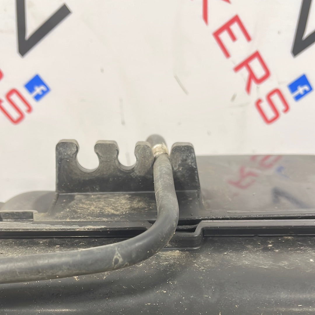 Citroen Dispatch/ Peugeot Expert/ Vauxhall Vivaro/ Toyota Proace/Fiat Scudo 1.5 HDI ADBLUE TANK  2019-2024 P/N 9842316580 - 1