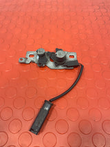 Vauxhall Combo E & Vauxhall Vivaro BONNET CATCH   2018-2023  P/N 9808870280