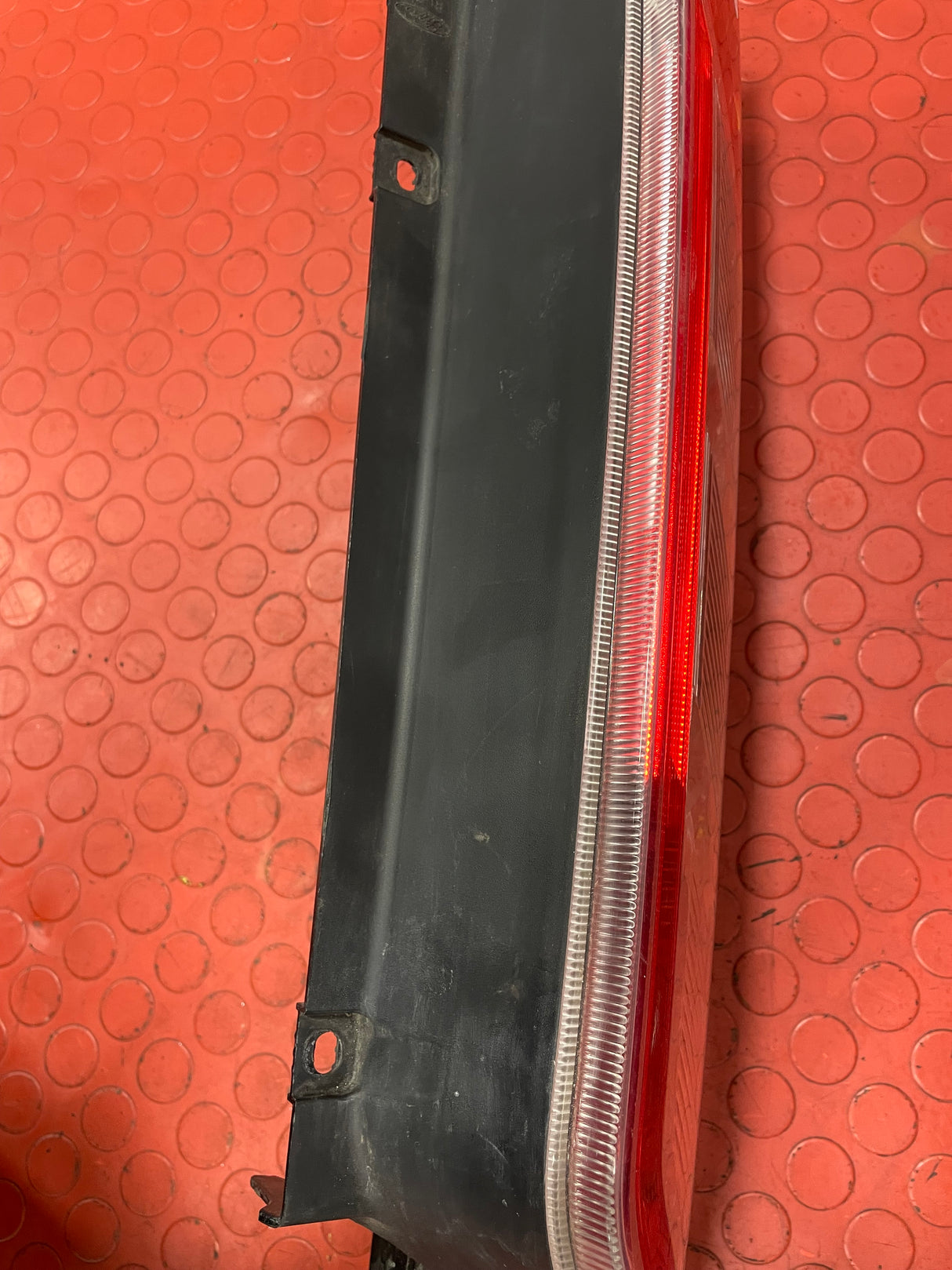 Ford Transit Custom TAILLIGHT PASSENGER SIDE LH (Damaged Lens) 2013-2023 P/N BK2113405AG - 3