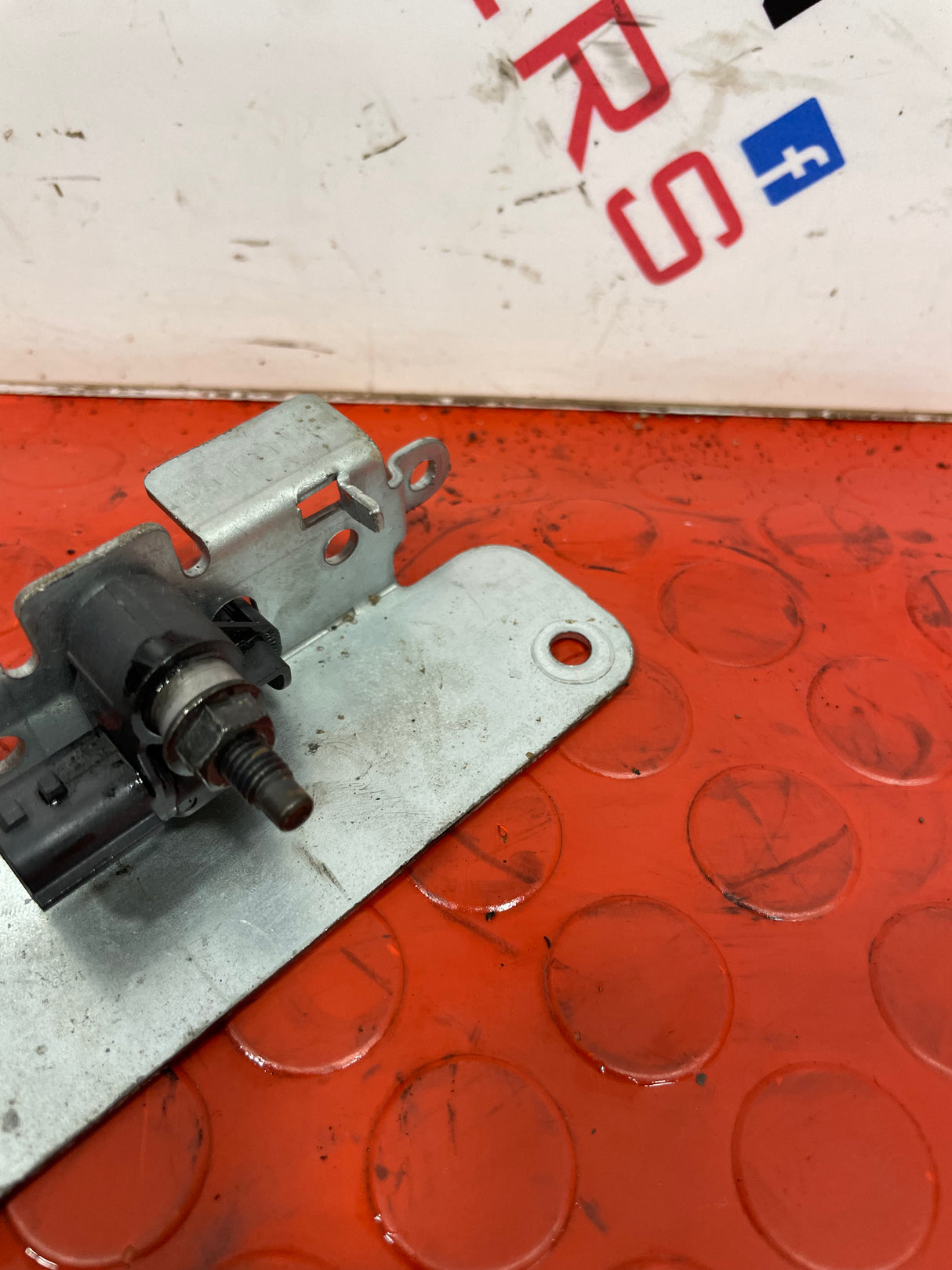 Nissan Navara AIRBAG SENSOR   2017 2.3L  P/N 988303JA0A