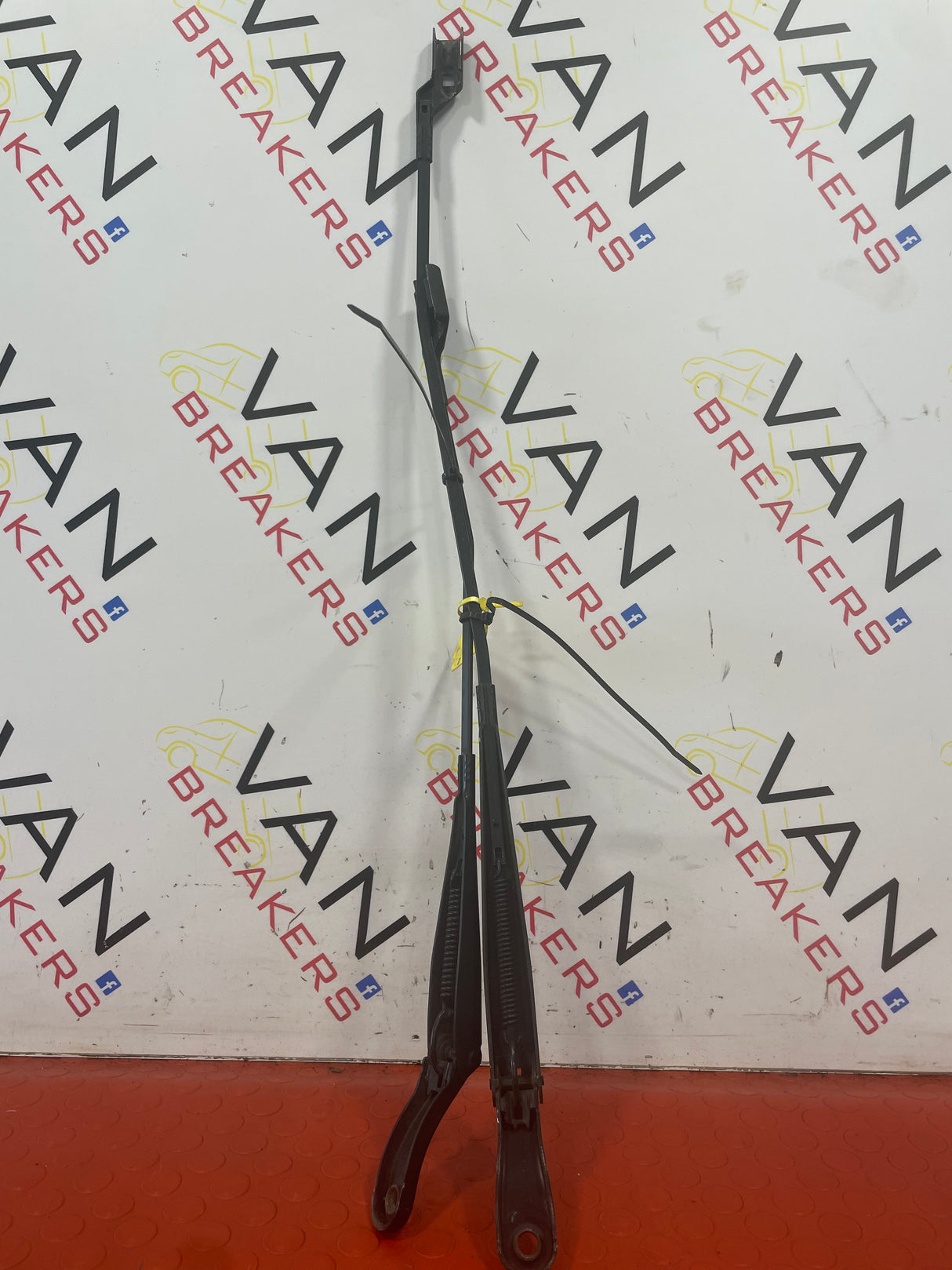 Citroen Berlingo/Peugeot Partner WINDSCREEN WIPERS (PAIR) No Blades 2008-2018   P/N 9682975280 - 1