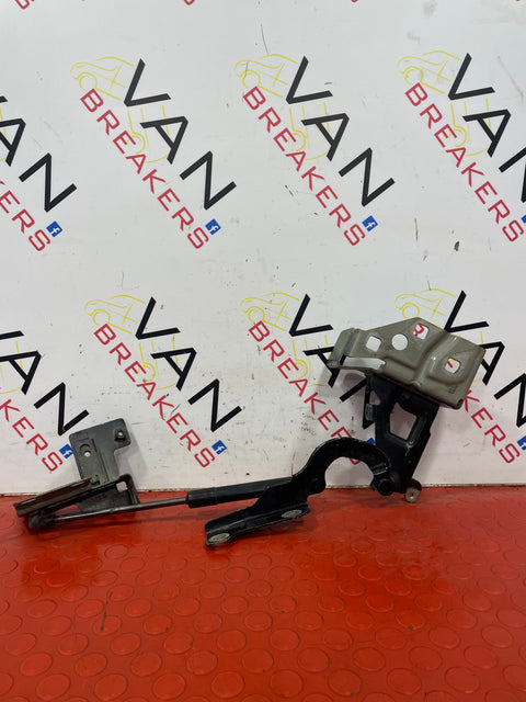 Renault Trafic III  FRONT LEFT BONNET HINGE PASSENGER SIDE N/S  (2017-2023)  P/N 654010249R