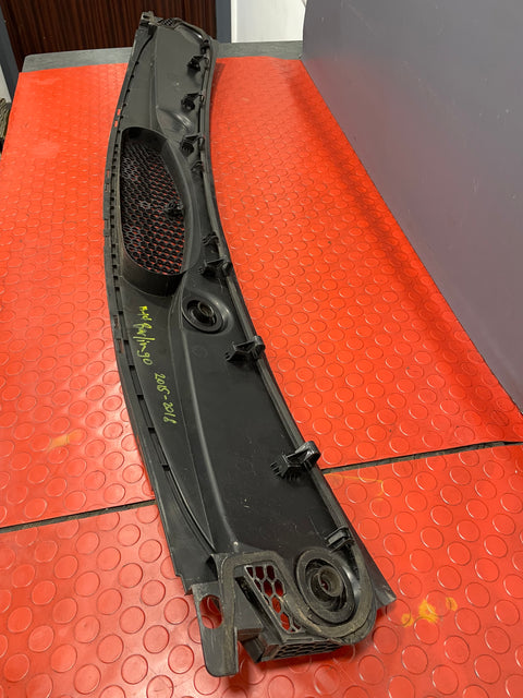 Peugeot Partner/Citroen Berlingo SCUTTLE PANEL WIPER TRIM 2015-2018  P/N 9680568877