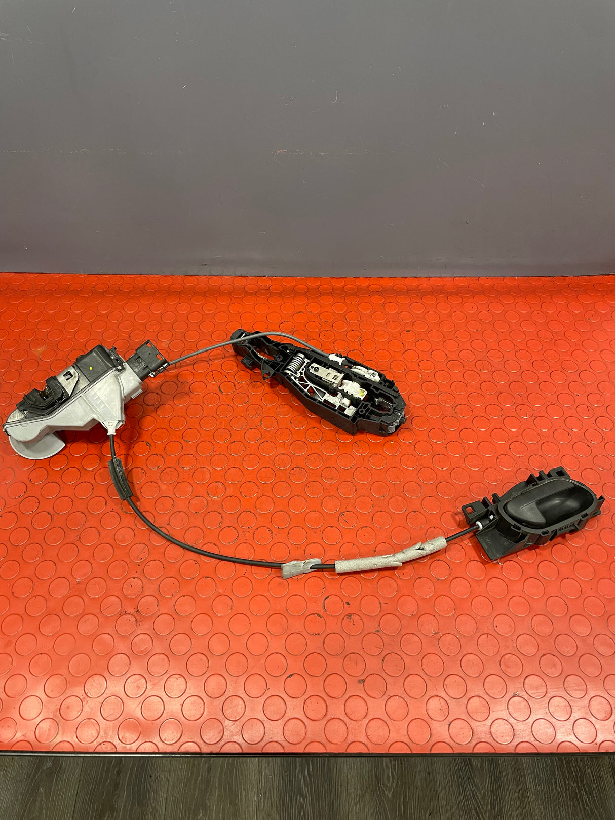 Citroen Dispatch/Peugeot Expert/Vauxhall Vivaro/Toyota Proace/Fiat Scudo DOOR LOCKING MECHANISM Driver's Side 2019-2024 P/N S3M16942545 / PSA084141 / 96555514XT / 9688834080
