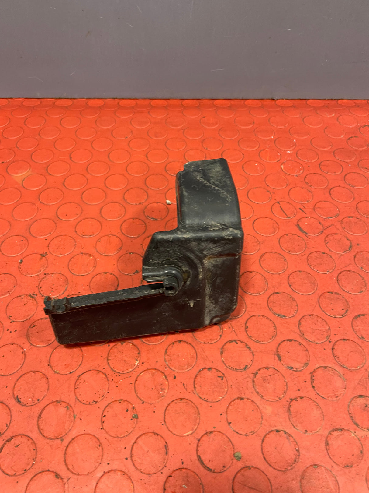 Citroen Berlingo/Peugeot Partner VALVE COVER TRIM 2008-2016 P/N 9810544880