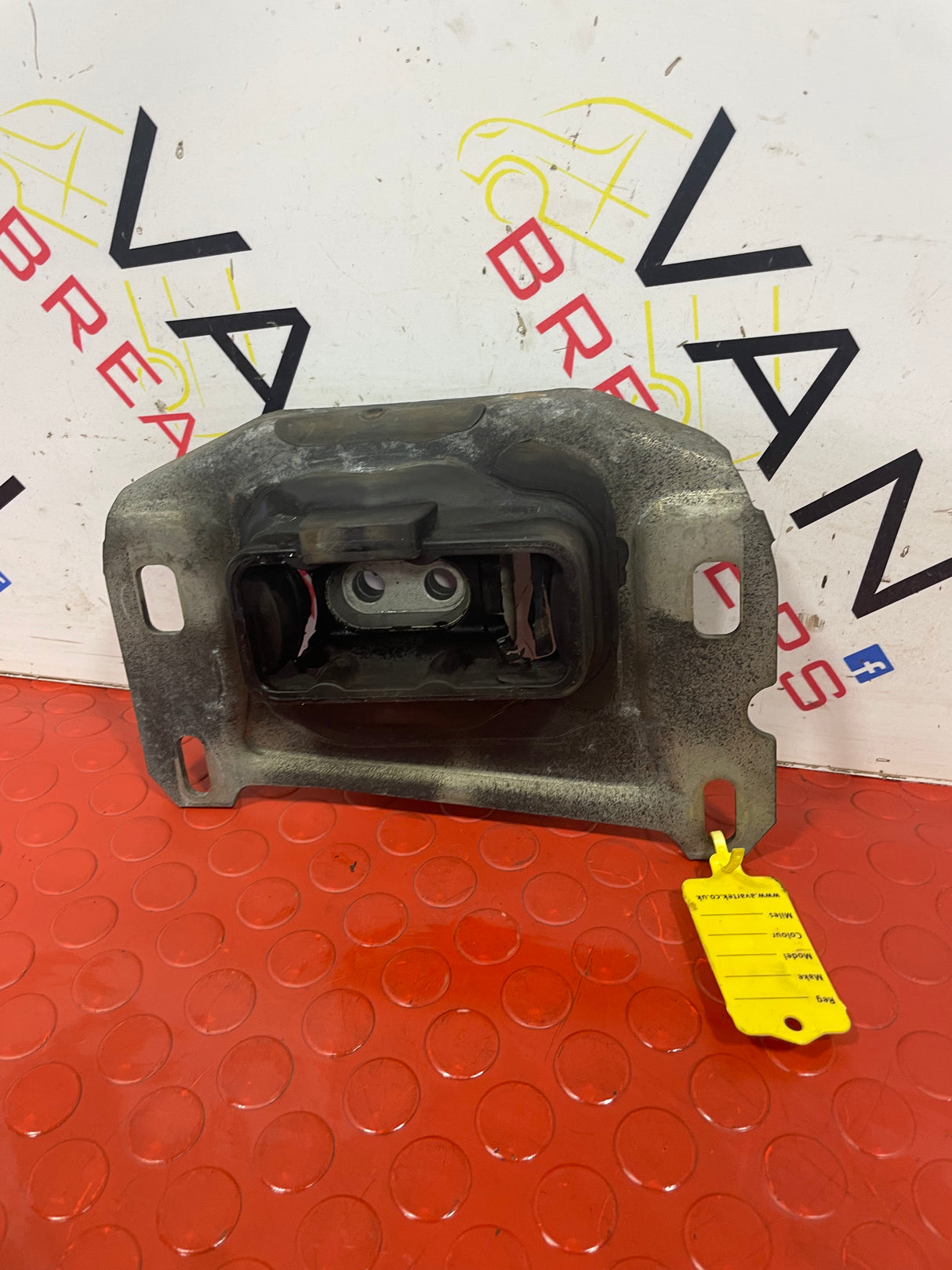 Citroen Dispatch/Peugeot Expert/Vauxhall Vivaro/Toyota Proace/Fiat Scudo GEARBOX MOUNT 2.0 2016-2024 P/N 9821257480