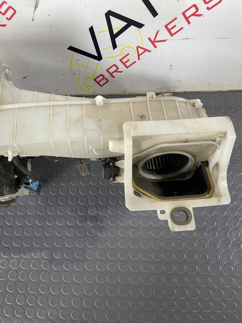 Citroen Dispatch/ Peugeot Expert/ Toyota Proace/ Vauxhall Vivaro (19) HEATER BLOWER HOUSING WITH BLOWER 2016-ON P/N 9809955180