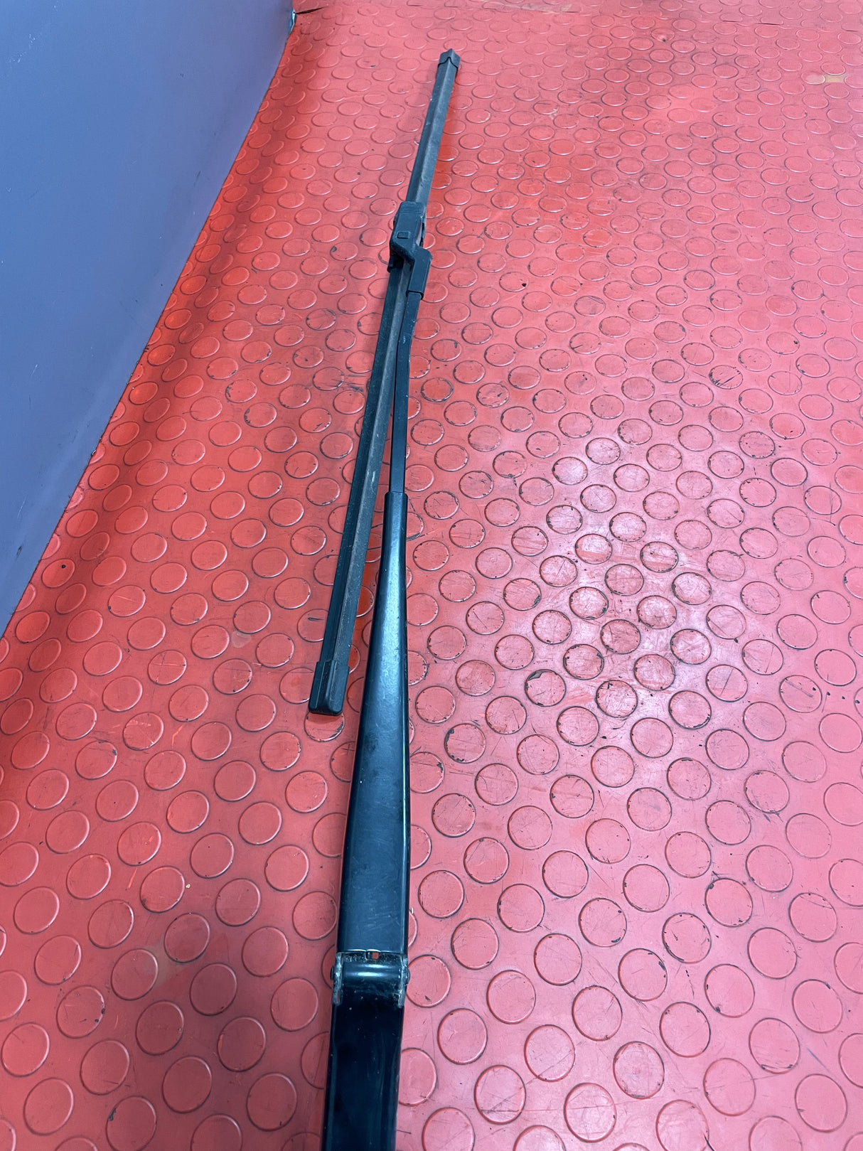 Volkswagen Crafter WIPER ARM Driver's Side O/S 2017-2023 P/N 7C2955410