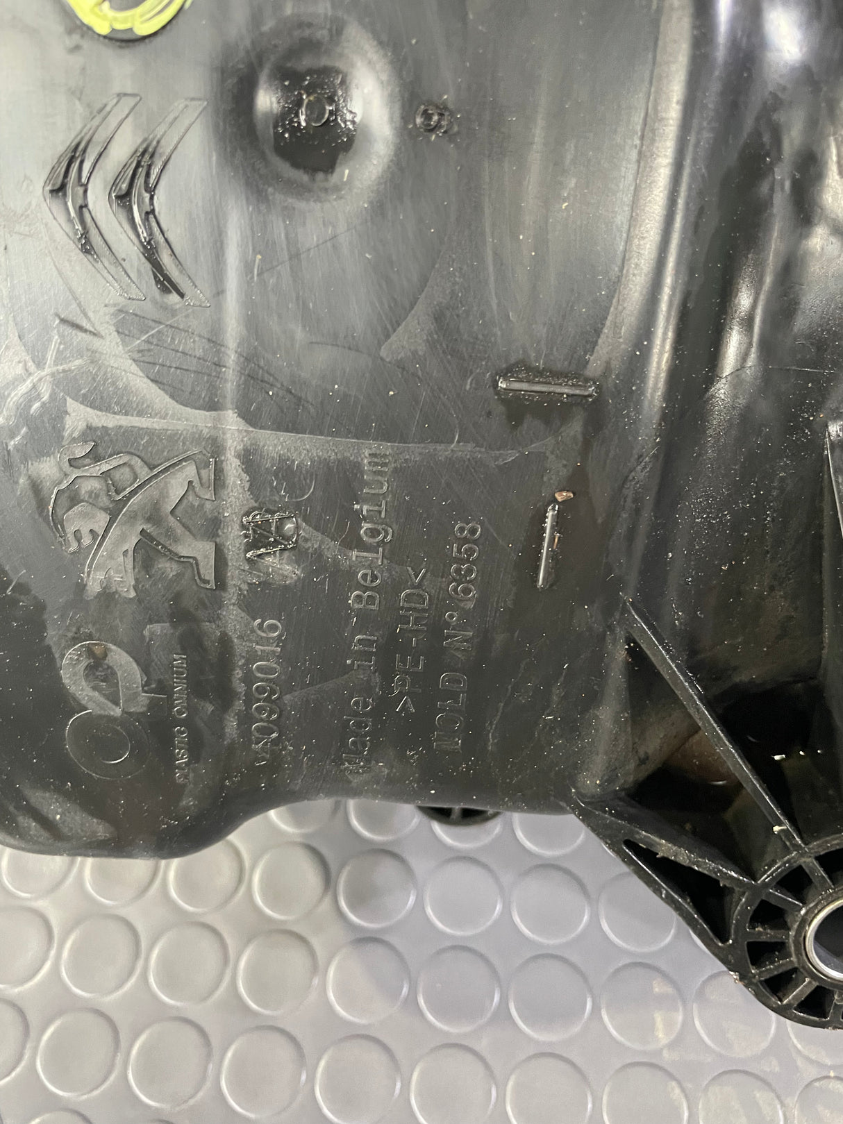 Citroen Dispatch/Peugeot Expert/Toyota Proace/Vauxhall Vivaro/Fiat Scudo ADBLUE TANK AND PUMP 2016-2024 P/N 9842316580 - 2