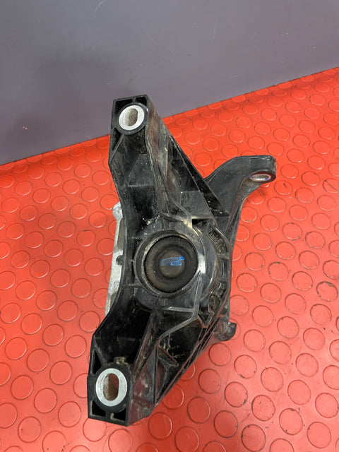 Citroen Berlingo/Peugeot Partner/Vauxhall Combo/Toyota Proace City ENGINE MOUNT O/S DRIVER'S SIDE 1.5  2019-2024 P/N 9820297580