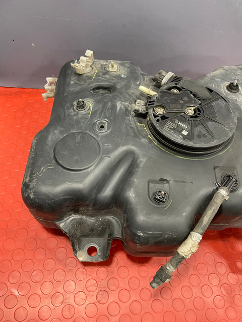 Vauxhall Vivaro/Renault Trafic/Nissan NV300 ADBLUE TANK w/ FILLER HOSE 1.6 2014-2019 P/N 172A21178R