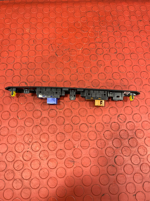 Citroen Dispatch/Peugeot Expert/Toyota Proace/Vauxhall Vivaro DASHBOARD CENTER SWITCH PANEL 2016-2024 P/N 9811141877