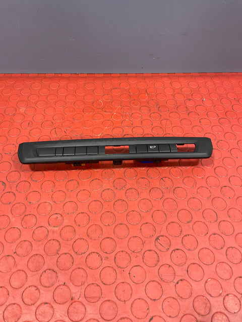 Citroen Dispatch/Peugeot Expert/Toyota Proace/Vauxhall Vivaro DASHBOARD CENTER SWITCH PANEL 2016-2024 P/N 9811141877