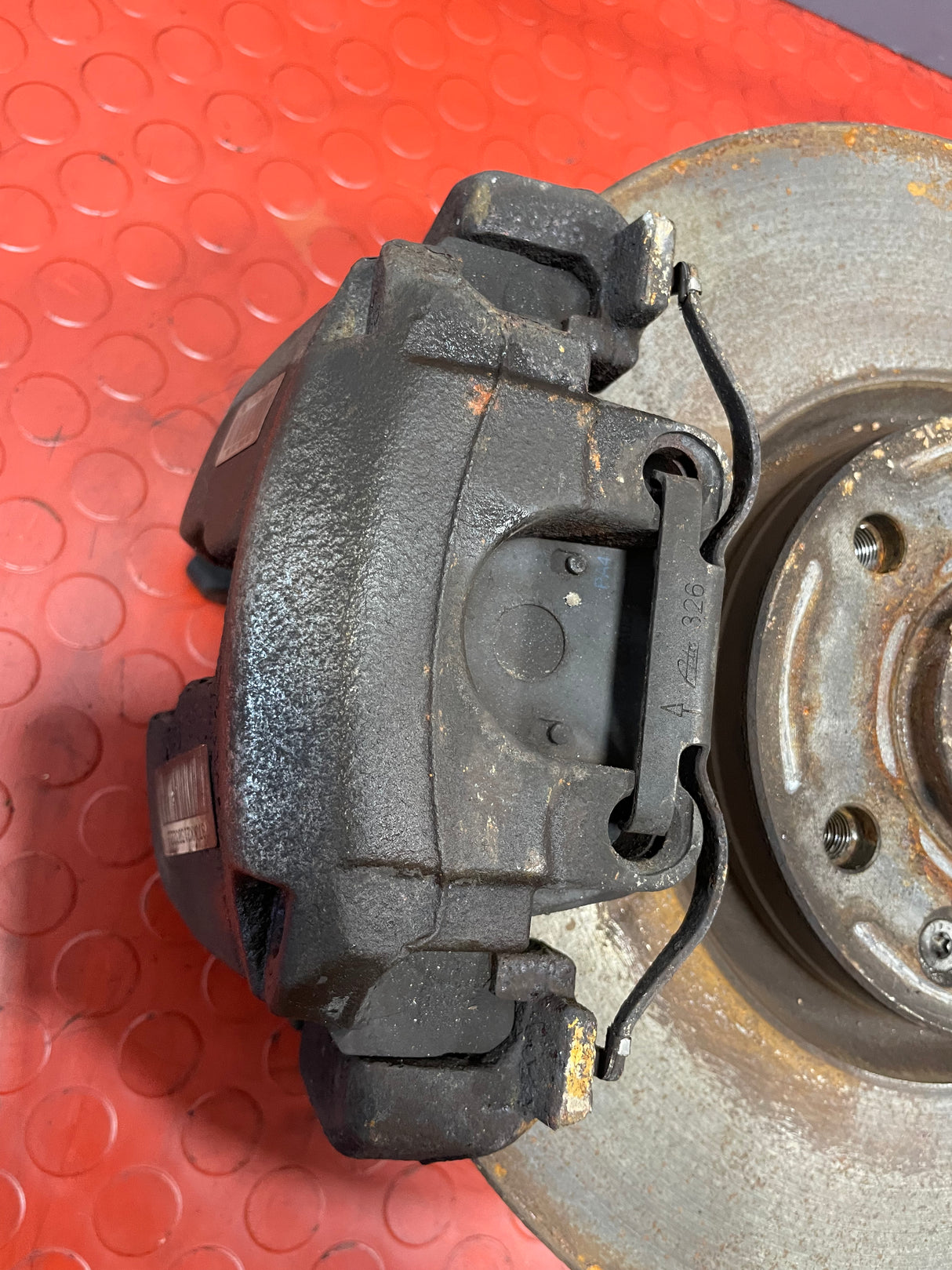 Citroen Berlingo/Peugeot Partner/Vauxhall Combo/Toyota Proace City FRONT WHEEL HUB & BRAKE SET W/ ABS SENSOR Driver's Side 2019-2024 R/N 9830798880 - 1 / 9810728280