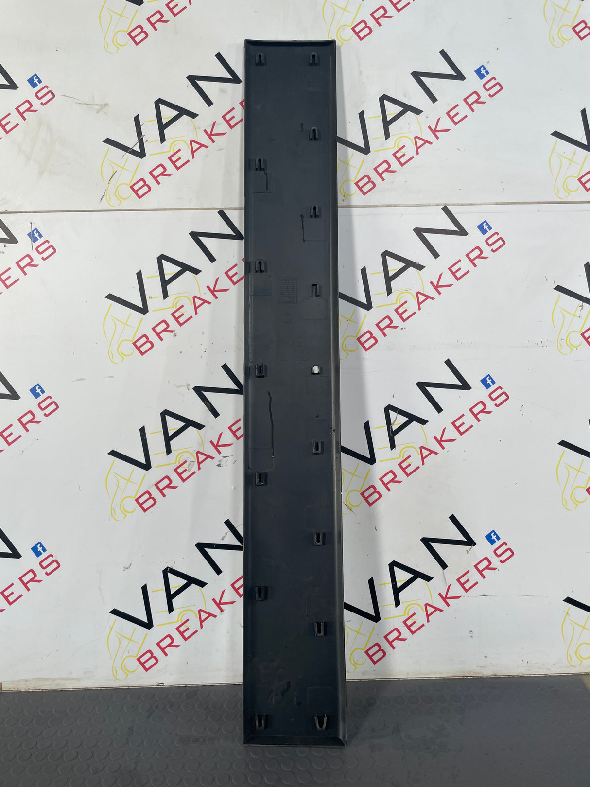 Citroen Relay/ Peugeot Boxer/ Fiat Ducato  SLIDING DOOR STRIP   06-22   P/N 1306606070