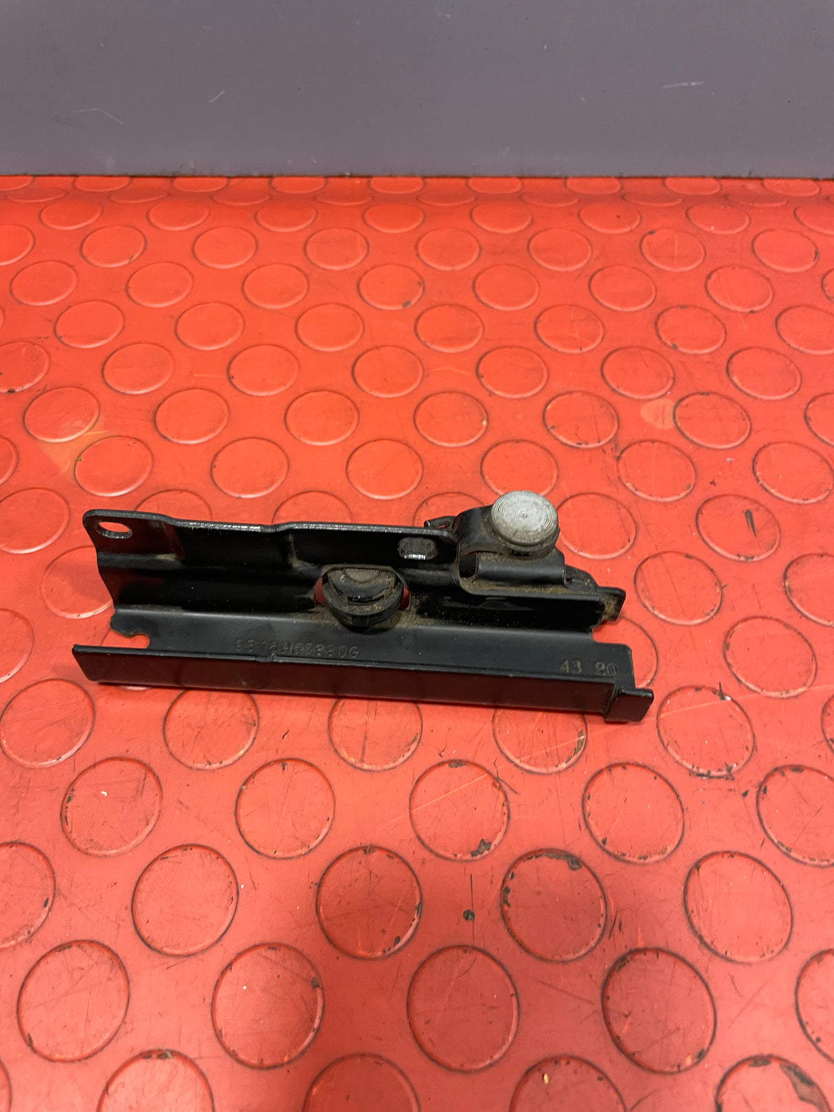 Citroen Berlingo/Peugeot Partner PASSENGER'S SIDE SLIDING DOOR RAIL P/N 9816965880