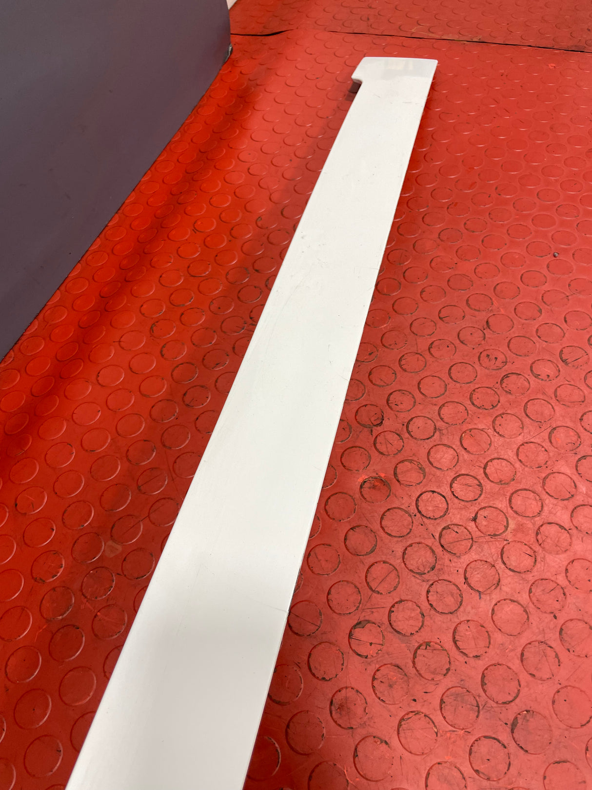 Citroen Dispatch/ Peugeot Expert/Vauxhall Vivaro/Toyota Proace SLIDING DOOR RAIL TRIM Passenger's Side (White) 2016-2024 P/N 9808384080 - 1