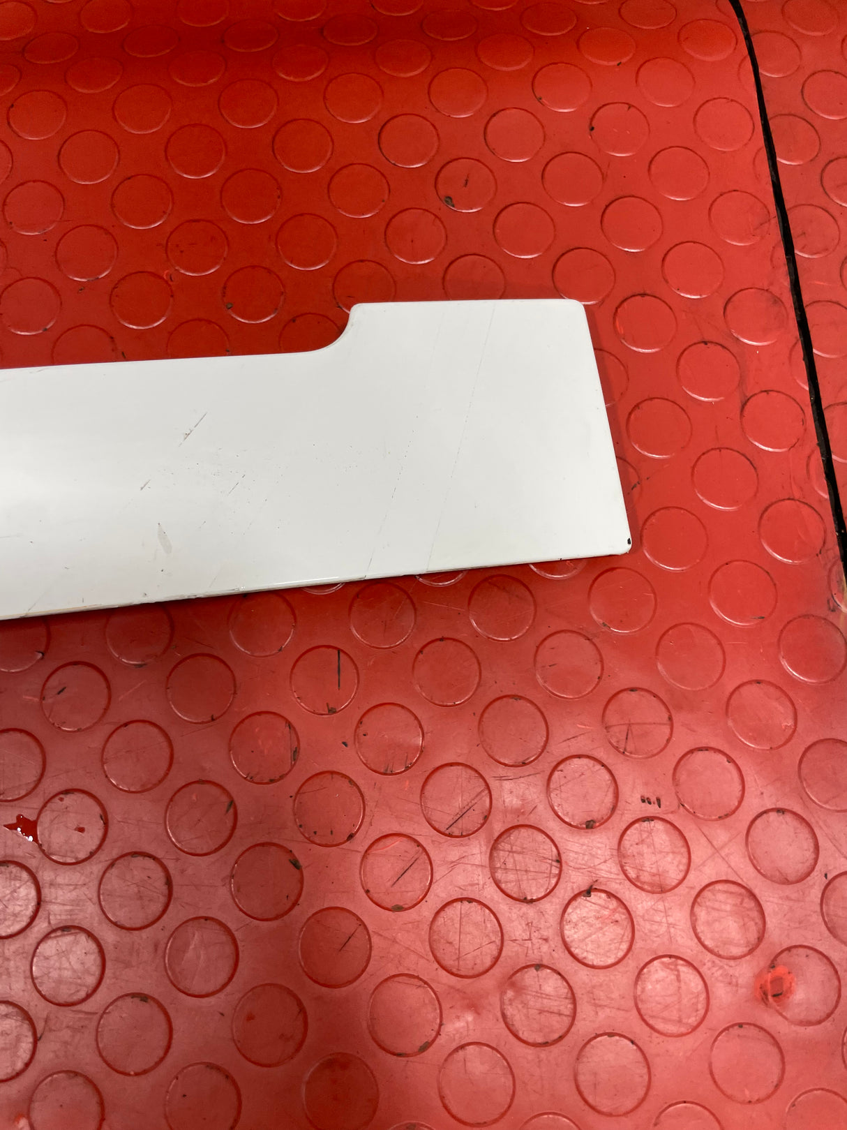 Citroen Dispatch/ Peugeot Expert/Vauxhall Vivaro/Toyota Proace SLIDING DOOR RAIL TRIM Passenger's Side (White) 2016-2024 P/N 9808384080 - 1