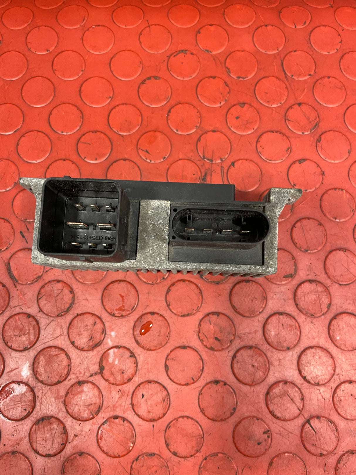 Renault Trafic/Vauxhall Vivaro/Nissan NV300 GLOW PLUG RELAY 2014-2019 P/N 271206395R