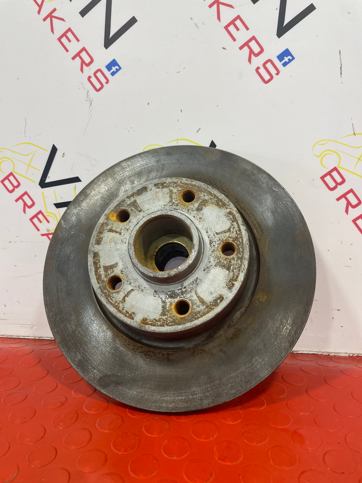 Renault Trafic  REAR WHEEL HUB DRIVERS SIDE RIGHT O/S  P/N  432022742R