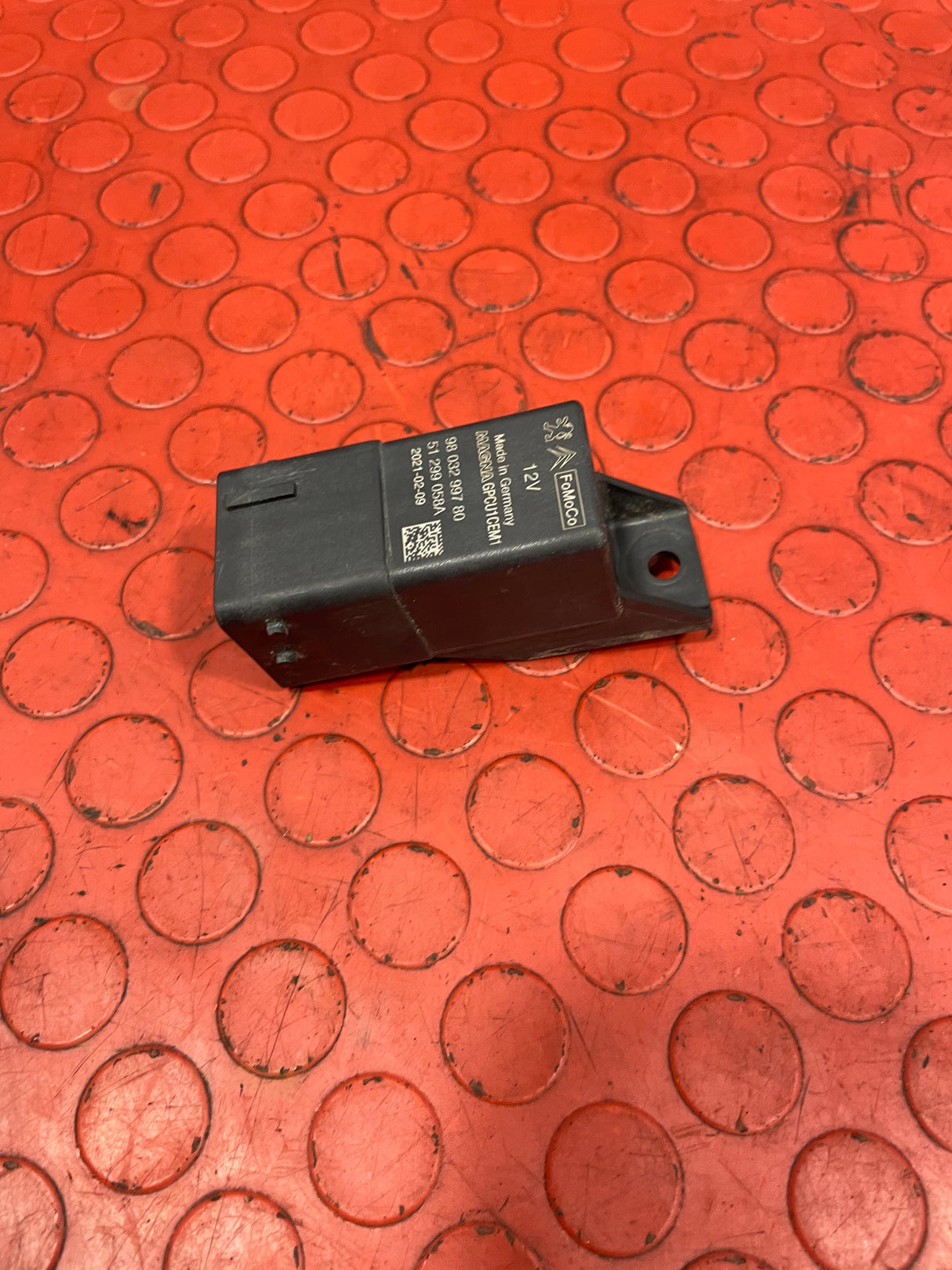 Peugeot Partner/Citroen Berlingo/Vauxhall Combo/Toyota Proace City GLOW PLUG RELAY MODULE 2019-2024 P/N 9803299780