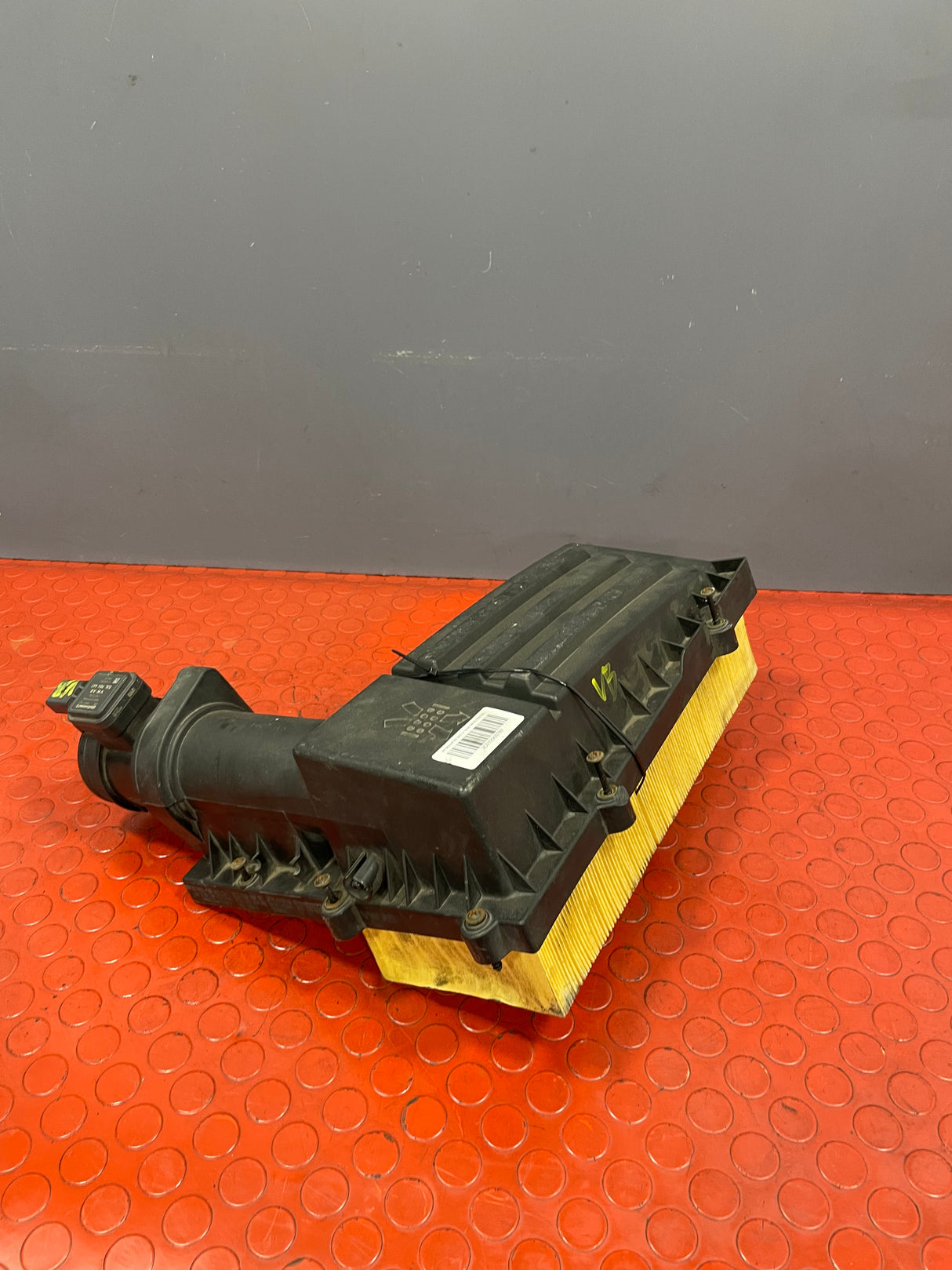 Volkswagen Passat B7 TOP AIRBOX COVER W/ MAF SENSOR AND AIR FILTER 2011 > On P/N 3C0129607BF