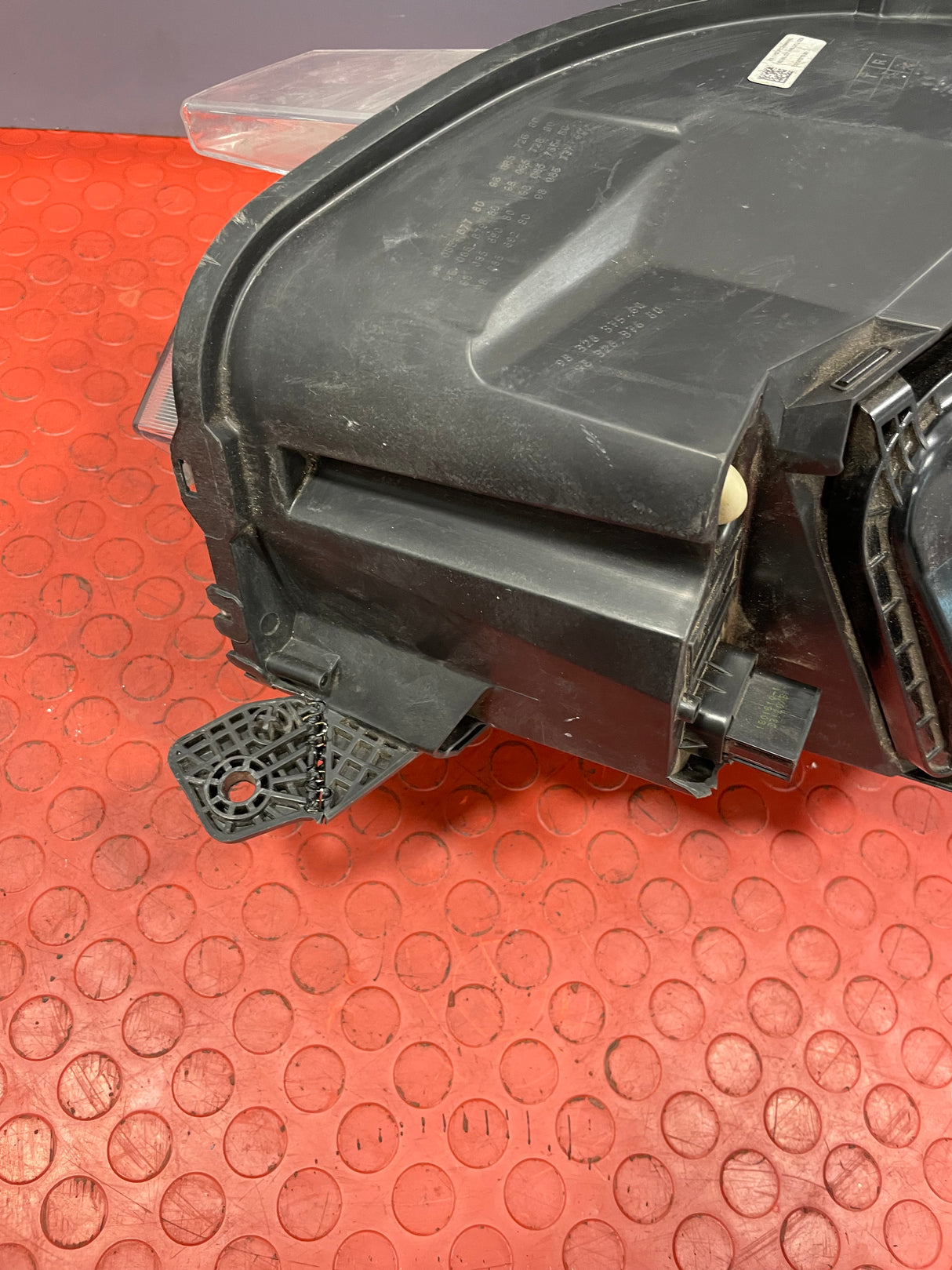 Vauxhall Vivaro/Citroen Dispatch/Peugeot Expert/Toyota Proace/Fiat Scudo HEADLIGHT ASSEMBLY Passenger's Side (w/ Repair Please See Photos) 2016-2024 P/N 9808567980 - 1