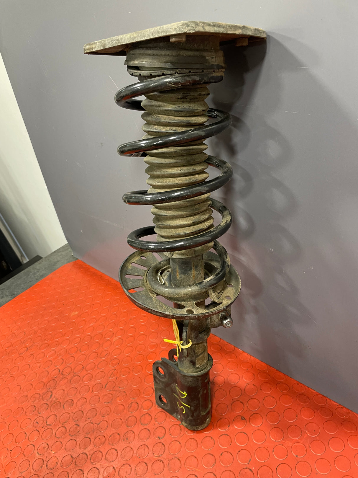 Vauxhall Vivaro/Citroen Dispatch/Peugeot Expert/Toyota Proace/Fiat Scudo COMPLETE FRONT SHOCK ABSORBER Driver's Side 2016-2023 P/N 9821596780 - 3