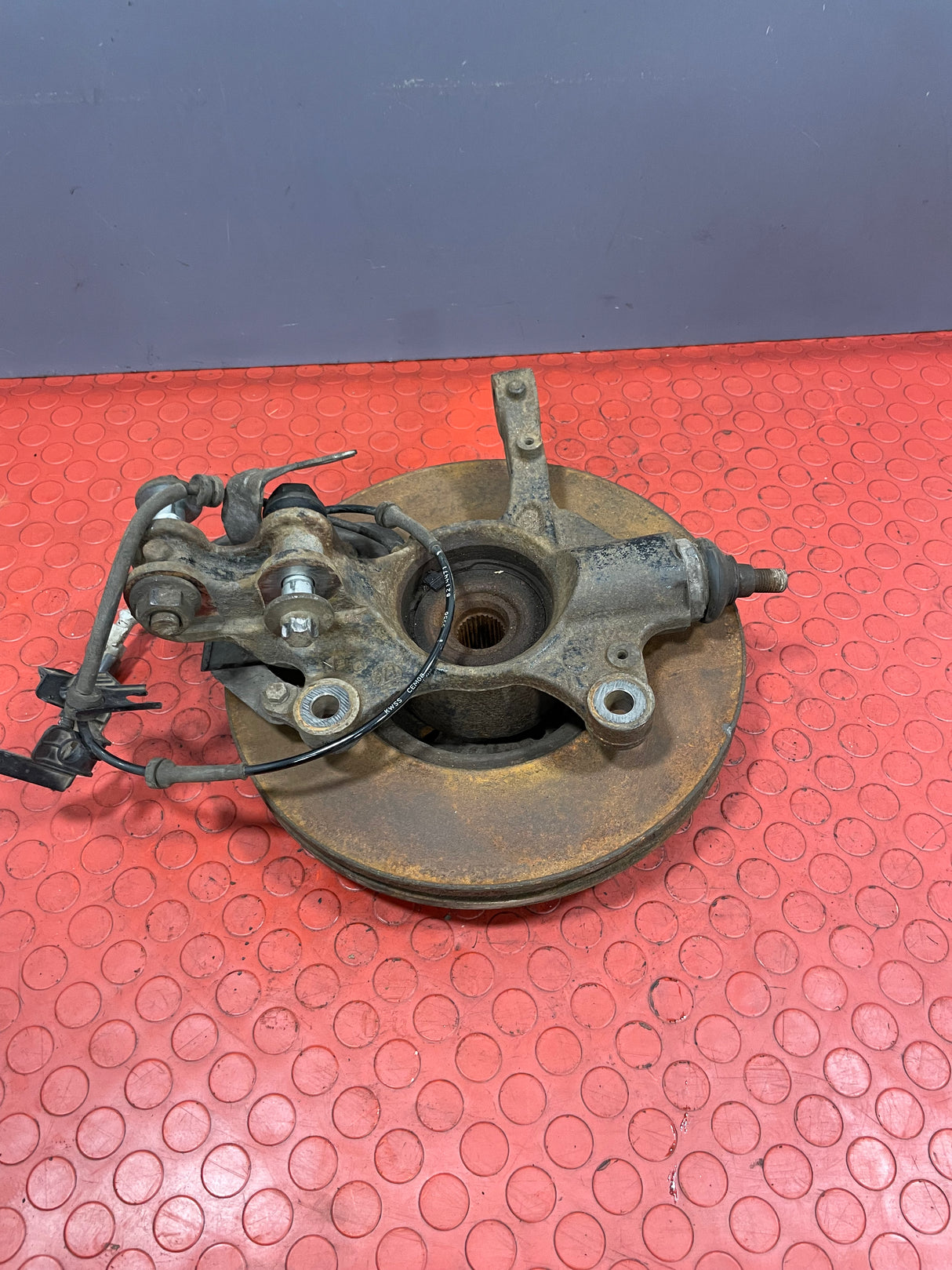 Vauxhall Vivaro/Citroen Dispatch/Peugeot Expert/Toyota Proace/Fiat Scudo FRONT WHEEL HUB W/ ROTOR DISC BRAKE & SPEED SENSOR Driver's Side 2021 R/N 43010561 - 1 / 9806039580