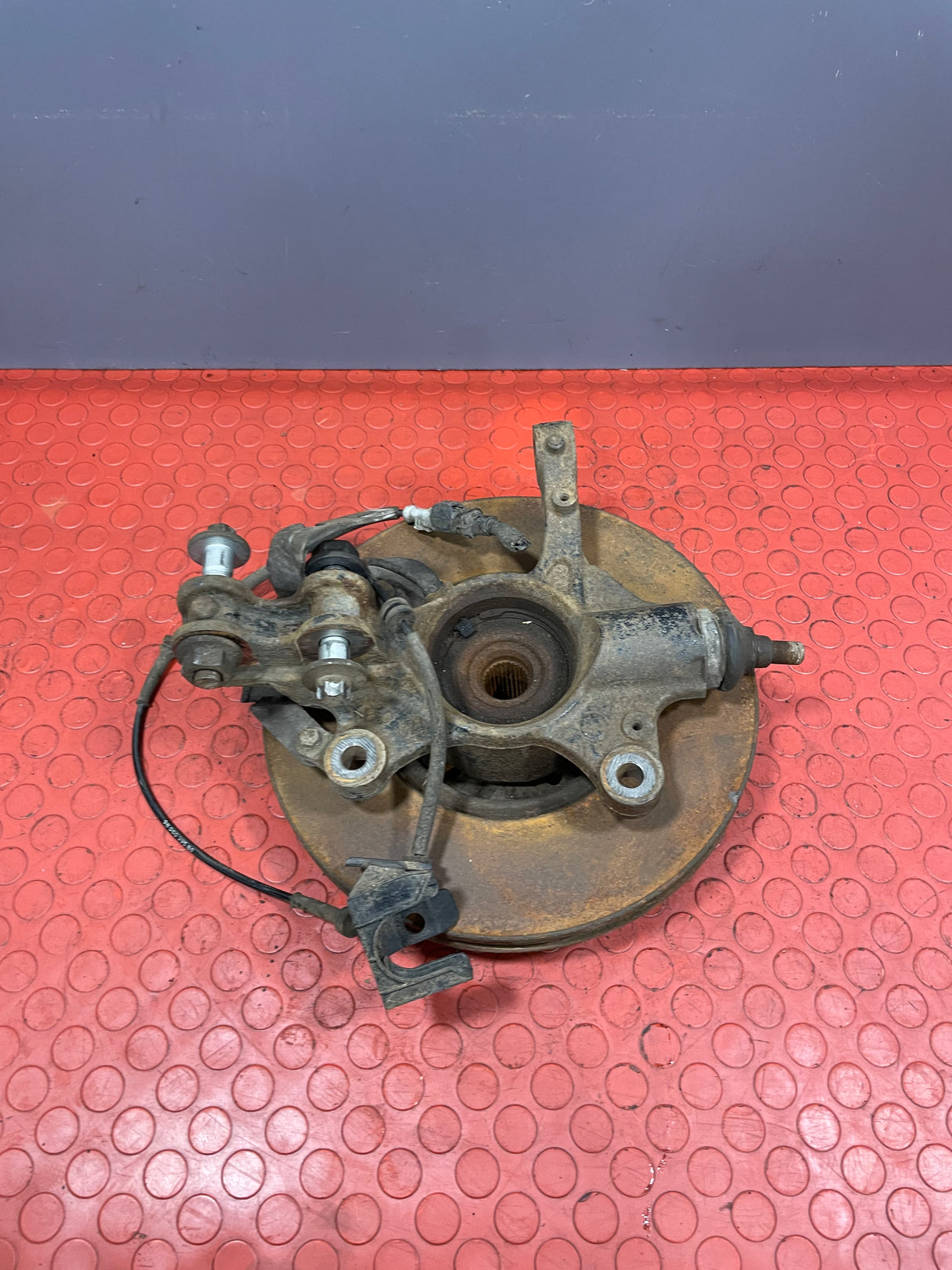 Vauxhall Vivaro/Citroen Dispatch/Peugeot Expert/Toyota Proace/Fiat Scudo FRONT WHEEL HUB W/ ROTOR DISC BRAKE & SPEED SENSOR Driver's Side 2021 R/N 43010561 - 1 / 9806039580