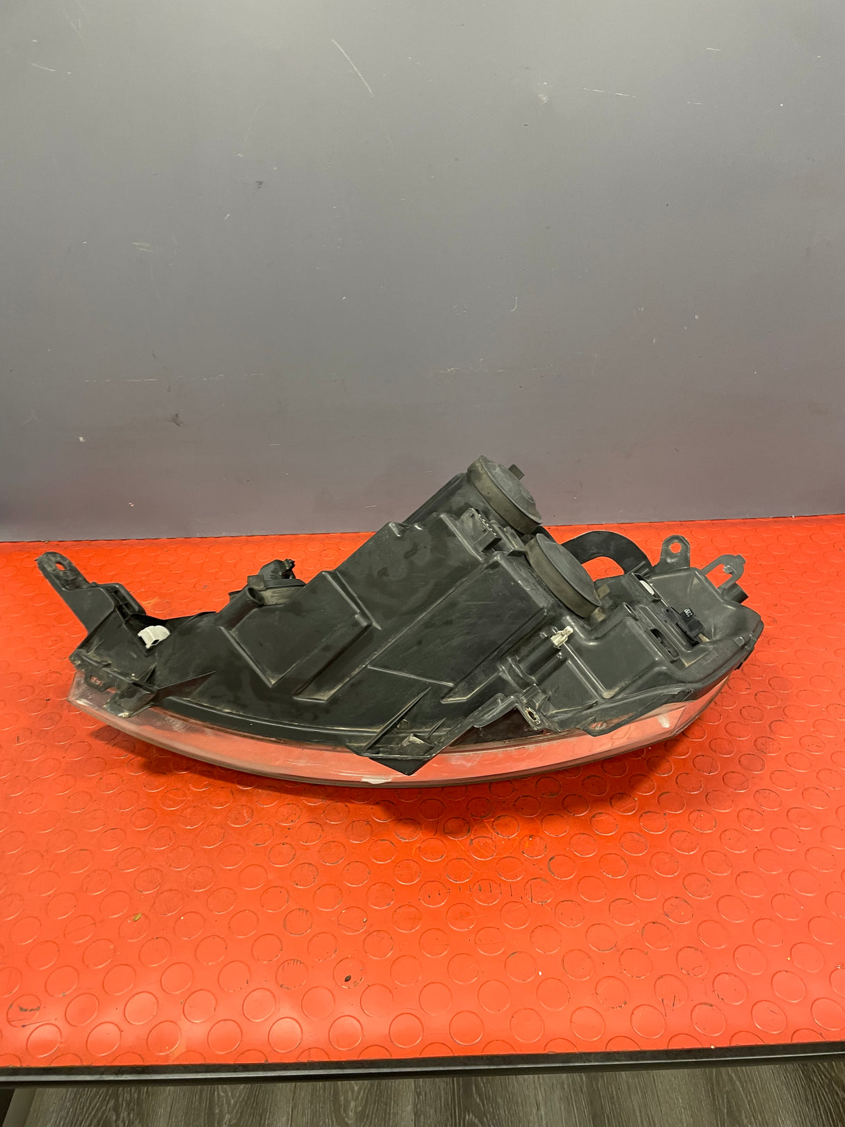 Citroen Dispatch/Peugeot Expert/Toyota Proace/Fiat Scudo HEADLIGHT Driver's Side (Partly Yellowish Lens ) 2007-2016 P/N 89901162