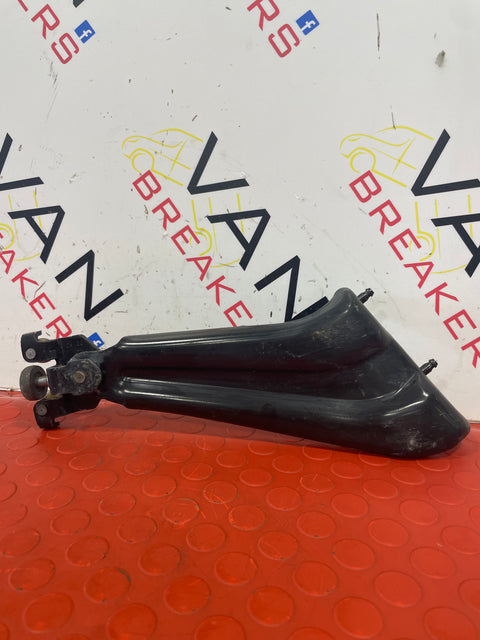 Peugeot Partner/Citroen Berlingo PASSENGER SIDE SLIDING DOOR BOTTOM ROLLER  2019-2023P/N 9916965980