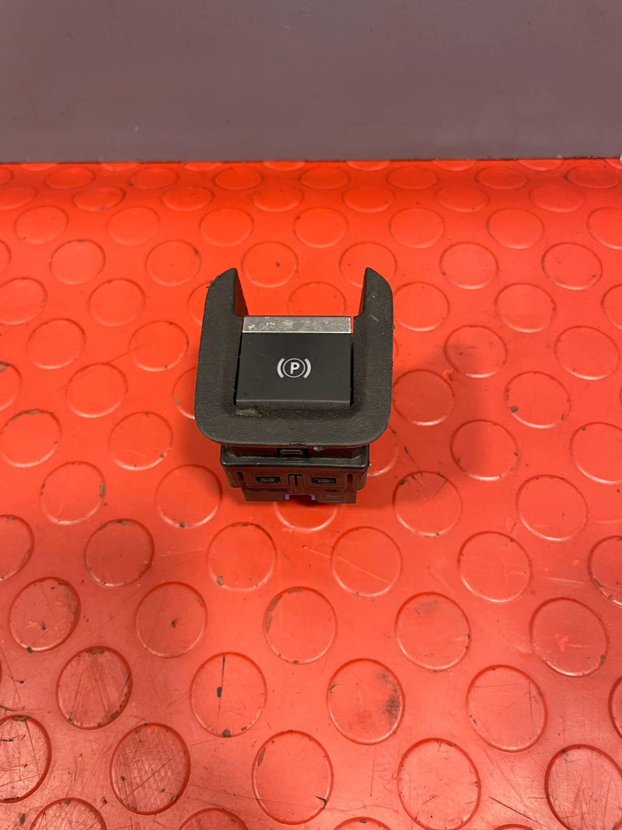 Citroen Berlingo/Peugeot Partner HANDBRAKE SWITCH 2016-2023 P/N 9813146377